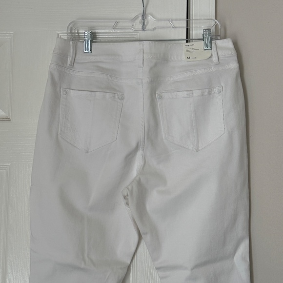 Brand New J. Jill Kick Flare White Jeans Size 14 Petite P Ankle length Raw Hem - Picture 3 of 8